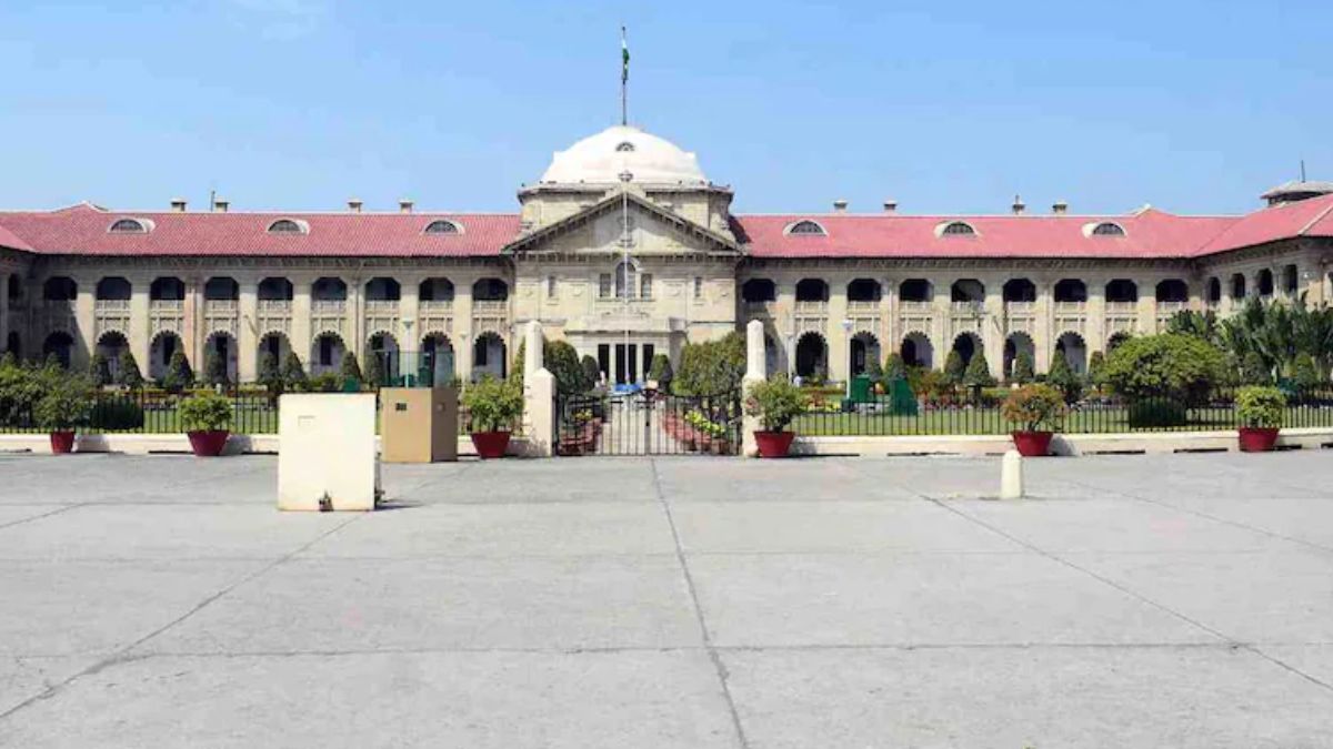 नमाज के लिए घर पर जुटते थे 50-60 लोग, पुलिस ने रोका तो अदालत पहुंचा शख्स; अब इलाहाबाद HC ने दिया ये फैसला
