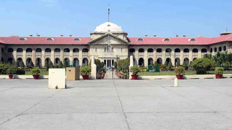 नमाज के लिए घर पर जुटते थे 50-60 लोग, पुलिस ने रोका तो अदालत पहुंचा शख्स; अब इलाहाबाद HC ने दिया ये फैसला