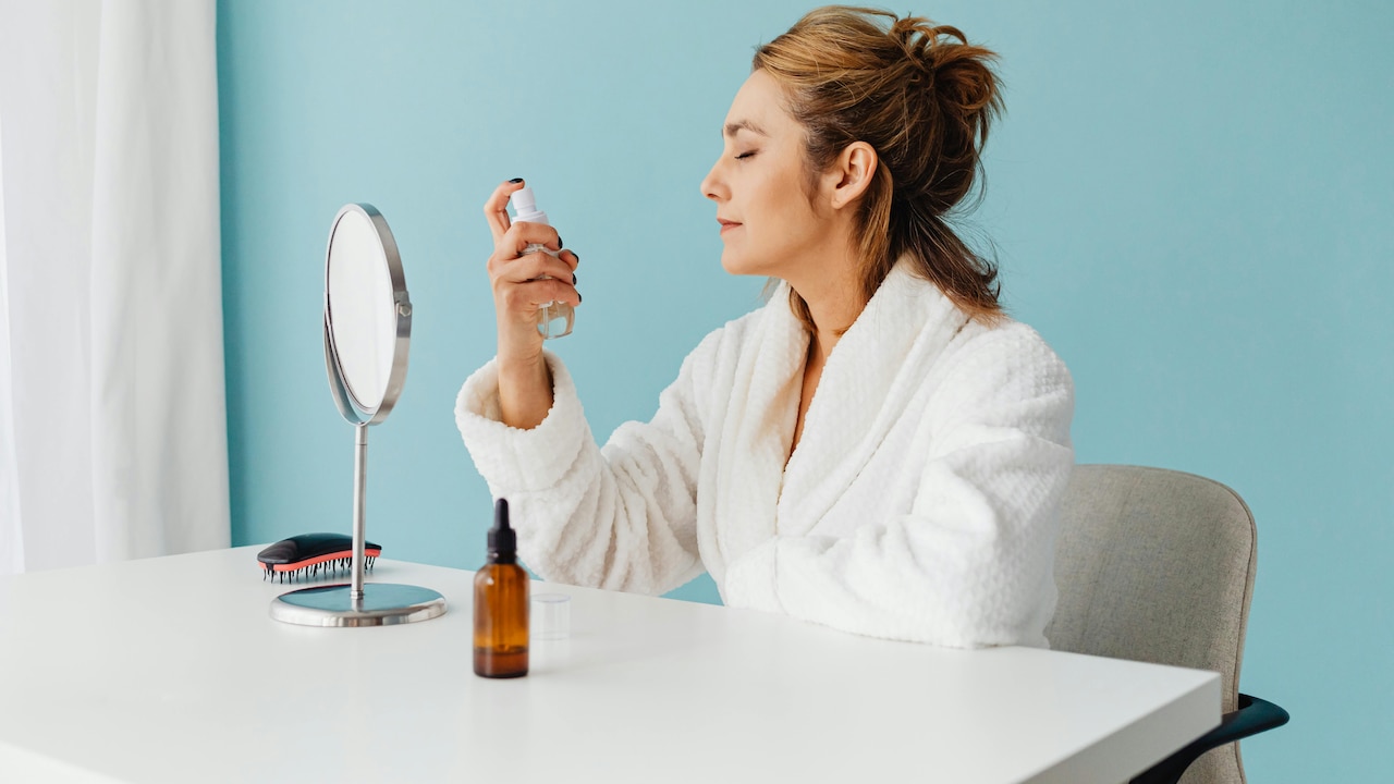 Setting Spray Myths Makeup Artists Disagree With Setting Spray Myths Makeup Artists Disagree With