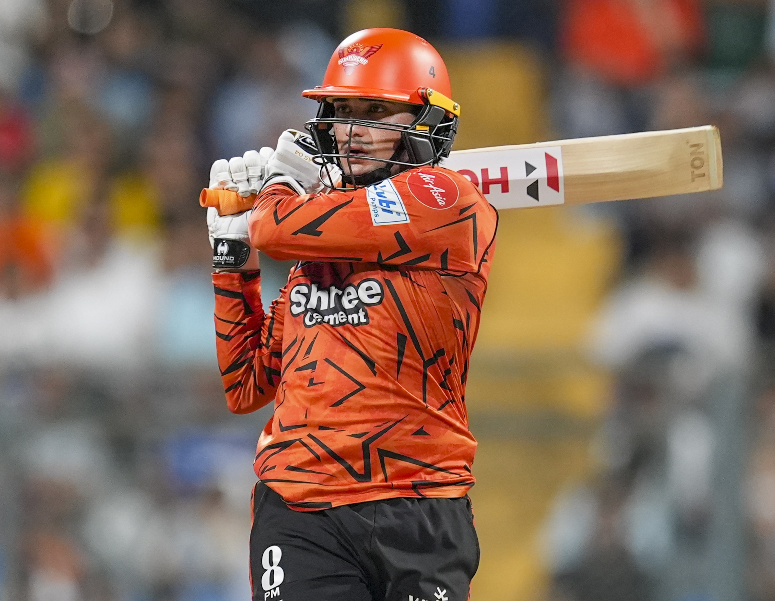 MI vs SRH LIVE Score, IPL 2026: 1,0,2,W,W,1...ग़ज़नफ़र ने पलटी बाजी, अभिषेक-ईशान के बाद हेड भी आउट