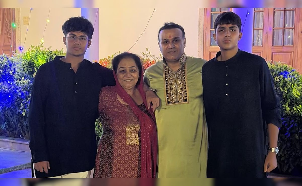 Virender Sehwag's Rs 130 Crore Hauz Khas Bungalow Features Trophy Room and Gardens