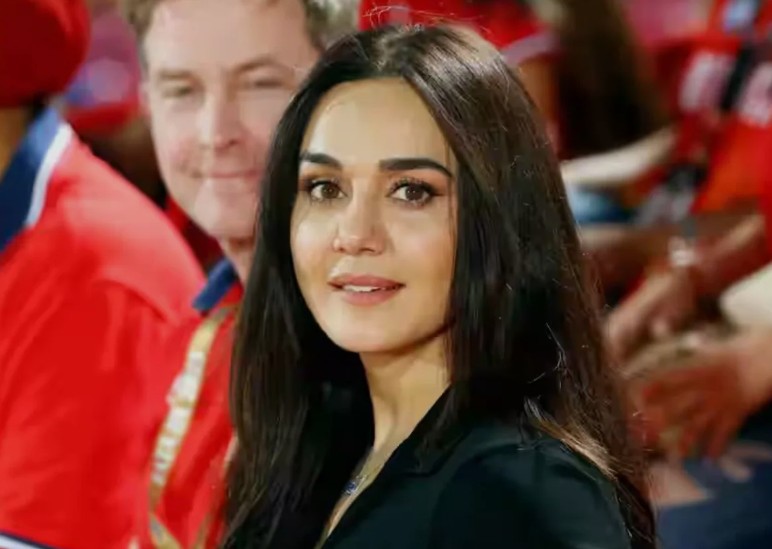 धुरंधर 2 के पाकिस्तानी अफसर के साथ IPL मैच देखती नजर आईं प्रीति जिंटा, लोग बोले- ये क्या देख लिया