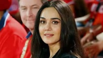 धुरंधर 2 के पाकिस्तानी अफसर के साथ IPL मैच देखती नजर आईं प्रीति जिंटा, लोग बोले- ये क्या देख लिया