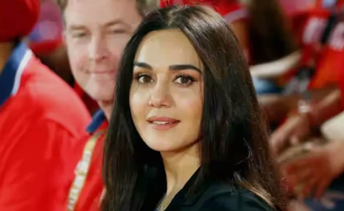 धुरंधर 2 के पाकिस्तानी अफसर के साथ IPL मैच देखती नजर आईं प्रीति जिंटा, लोग बोले- ये क्या देख लिया