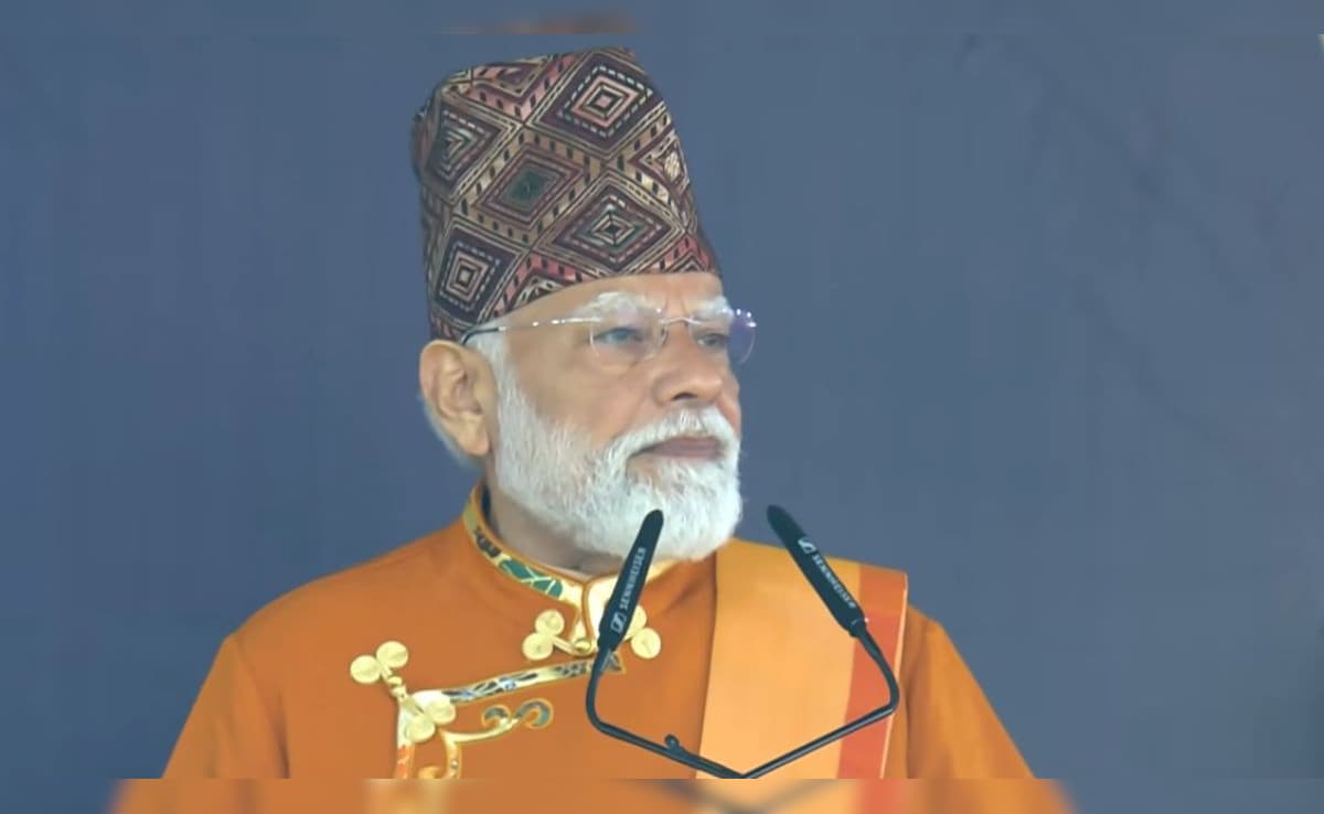 LIVE: सिक्किम में PM मोदी ने 4,000 करोड़ के प्रोजेक्ट्स का किया उद्घाटन, बंगाल में वोटिंग से पहले कड़ी सुरक्षा