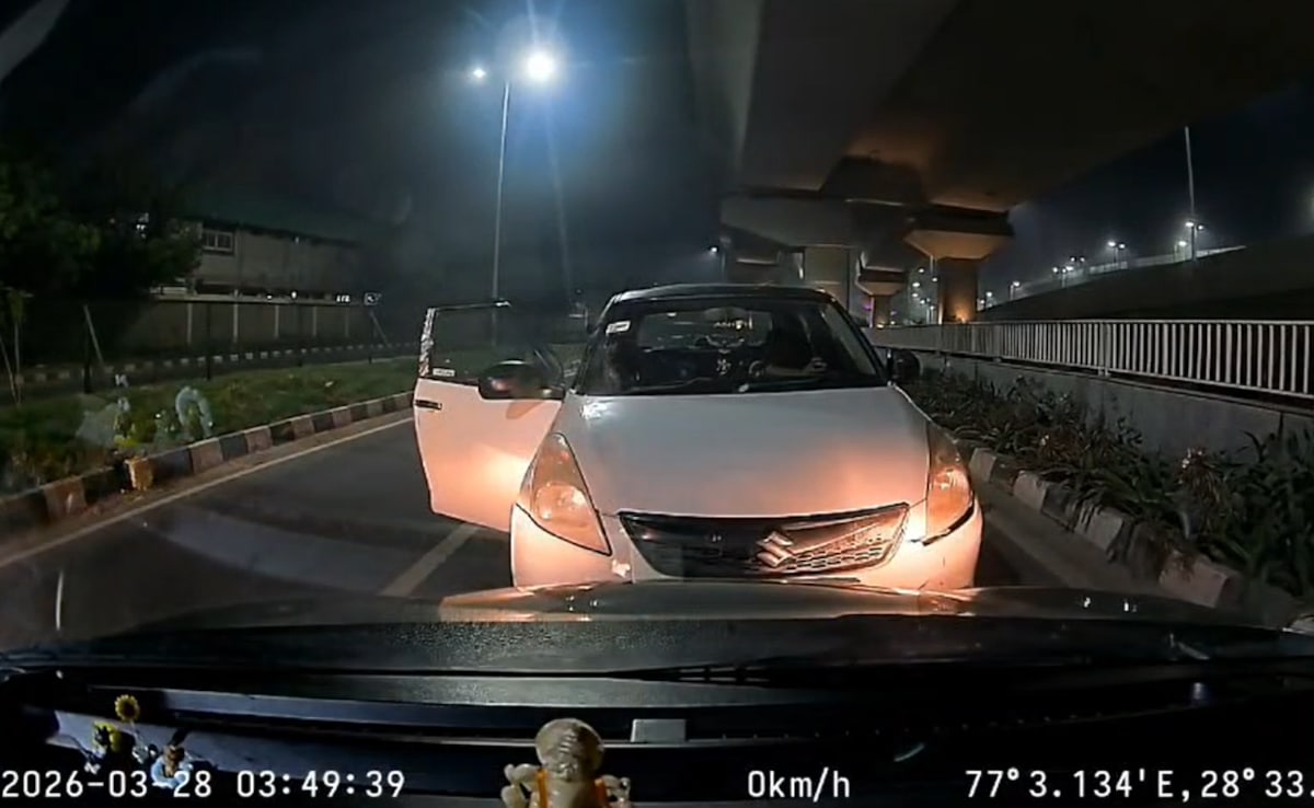 गलत साइड गाड़ी चला रहा था कैब ड्राइवर, बदसलूकी भी की... वायरल वीडियो पर दिल्ली पुलिस का सख्त एक्शन, FIR दर्ज