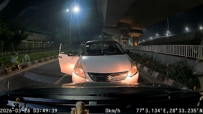 गलत साइड गाड़ी चला रहा था कैब ड्राइवर, बदसलूकी भी की... वायरल वीडियो पर दिल्ली पुलिस का सख्त एक्शन, FIR दर्ज