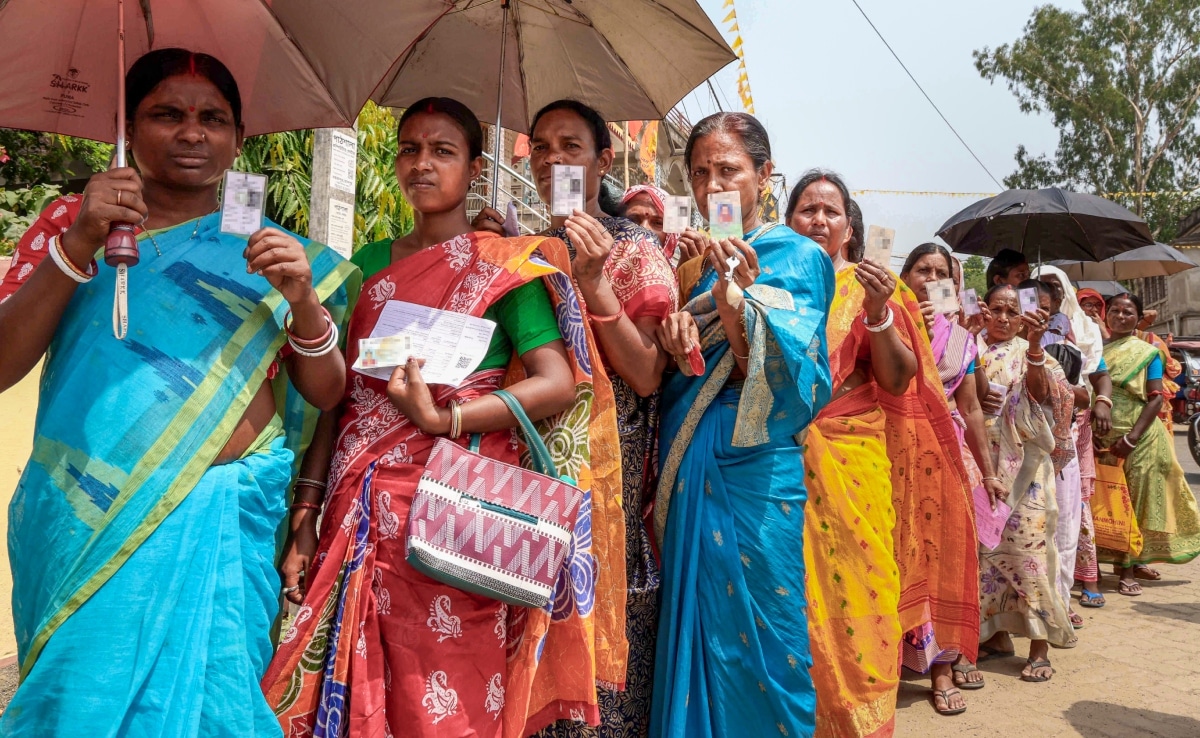 देश में पिछले कुछ चुनावों में महिला वोटर निर्णायक साबित हुई हैं. 