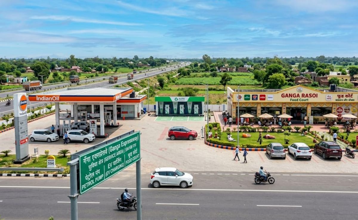 गंगा एक्&zwj;सप्रेसवे का 594 KM का सफर करेंगे तय तो पेट्रोल पंप, EV चार्जिंग स्&zwj;टेशन और फूड कोर्ट म&zwj;िलेंगे इतनी दूरी पर, कर लें अभी नोट