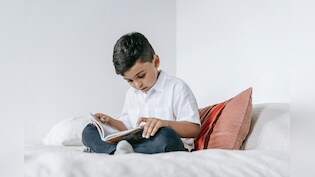 क्&zwj;लास 6 में आते ही बच्&zwj;चे को इन तरीकों से पढ़ाना शुरू करें हिंदी