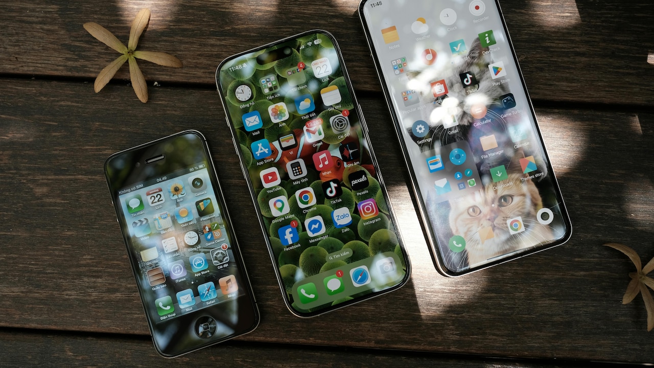 Phone Storage Always Full? Cloud vs External Drives: What Works Best Phone Storage Always Full? Cloud vs External Drives: What Works Best