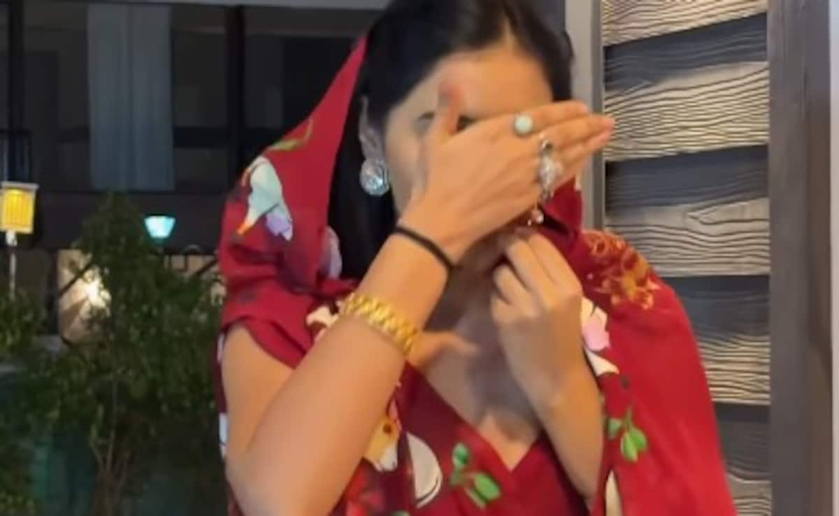 तान्या मित्तल ने निरहुआ के 'मरून कलर सड़िया' पर किया डांस, आम्रपाली दुबे का आया रिएक्शन, लोग बोले- भोजपुरी के लिए बेस्ट