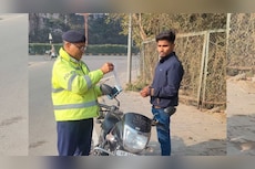Gurugram Traffic Police Fines 19,603 Helmetless Riders, Issues Rs 1.96 Crore In Penalties In March
