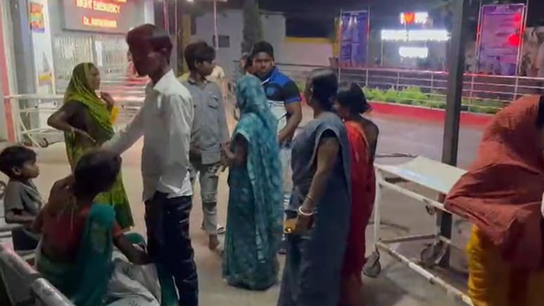 Jharkhand: गिरिडीह में गोलगप्पे खाने से 18 बच्चे बीमार, 6 साल के मासूम की मौत से मचा हड़कंप