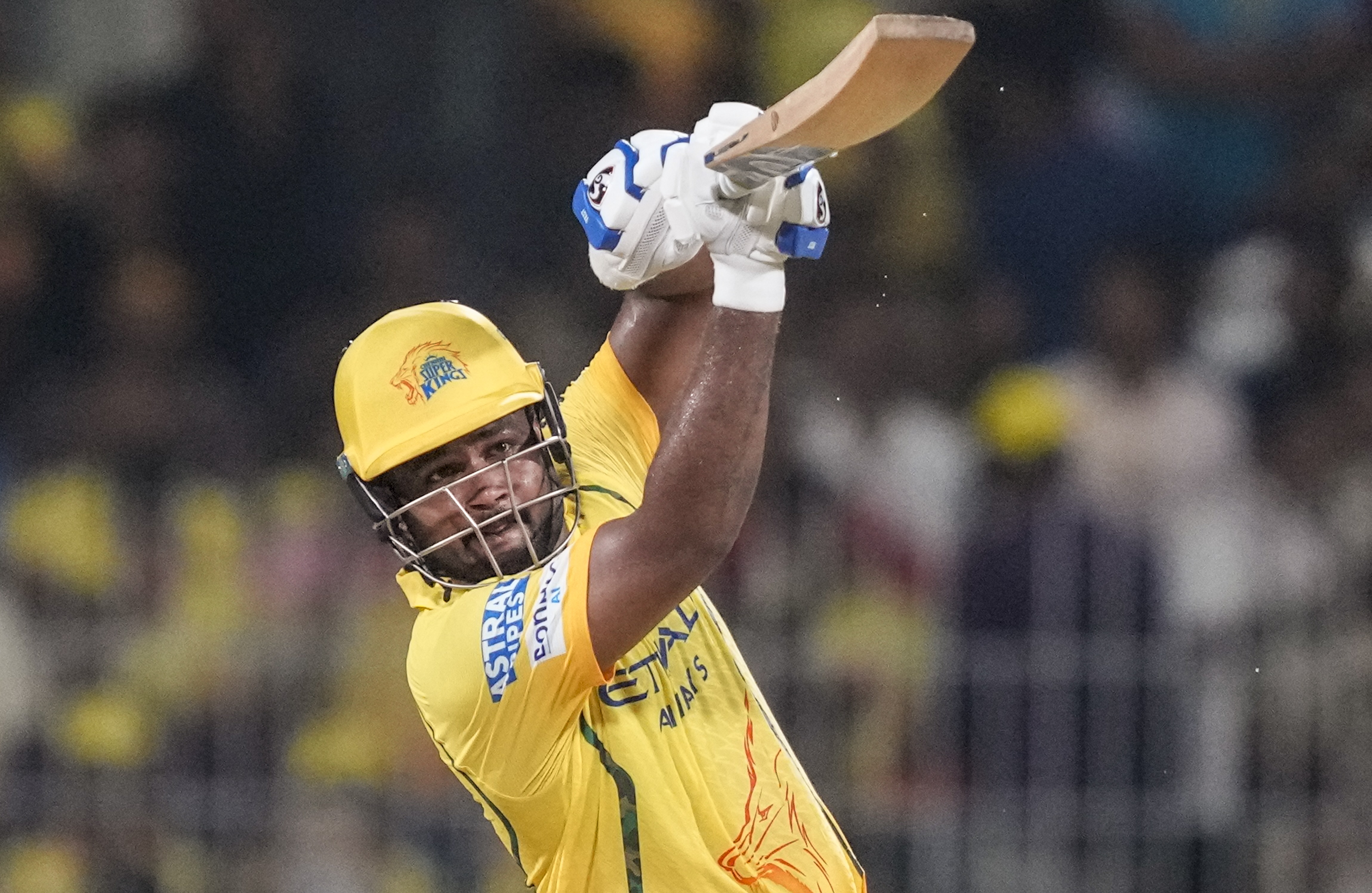 CSK vs DC LIVE Score:  संजू सैमसन सेंचुरी के करीब, टी20 में ठोका 400वां छक्का