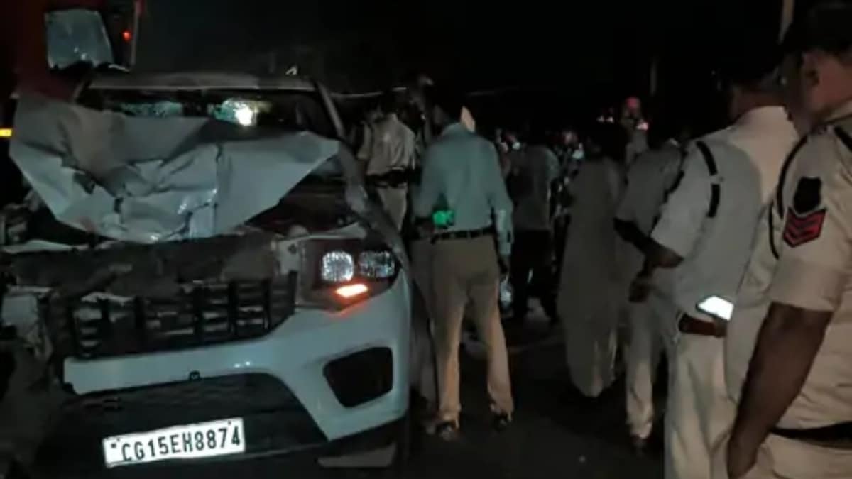 मौके पर मौजूद पुलिस की टीम. मौके पर मौजूद पुलिस की टीम.