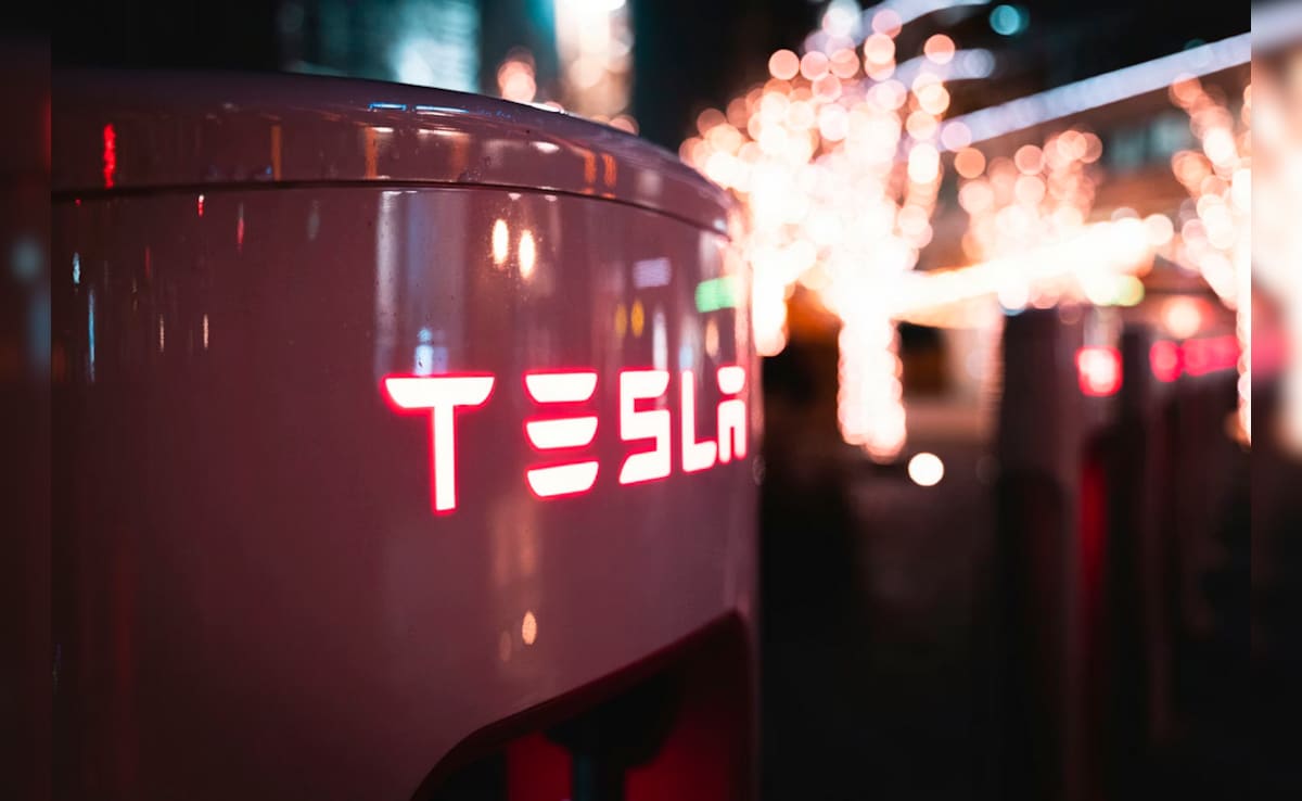 Shifting EV Bets: Tesla Working On Smaller, Cheaper Electric SUV, Says Report