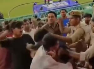 Ugly Brawl Breaks Out Between IPL Fans During Lucknow Super Giants vs Delhi Capitals Clash - Video