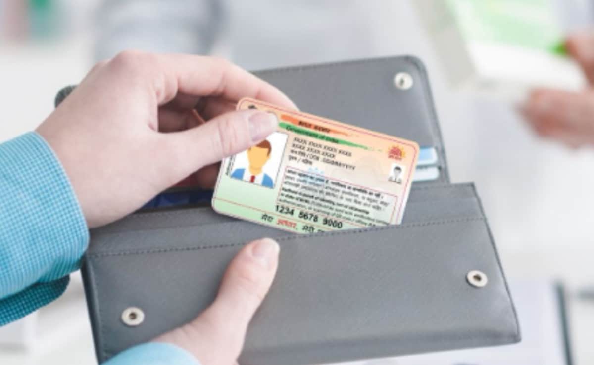 अब नहीं पड़ेगी लंबी लाइनों में लगने की जरूरत! घर बैठे आधार कार्ड में अपडेट करें मोबाइल नंबर, जान लें आसान प्रोसेस