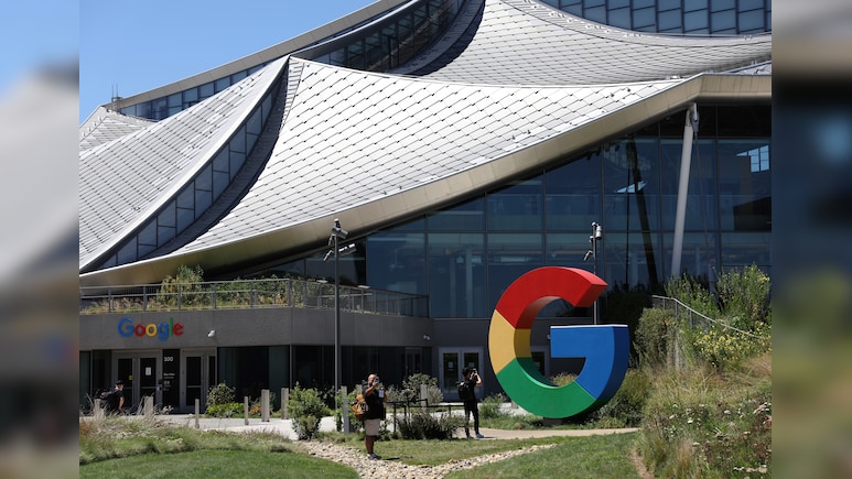Alphabet Sales Beat Estimates On Google Cloud, AI Customers