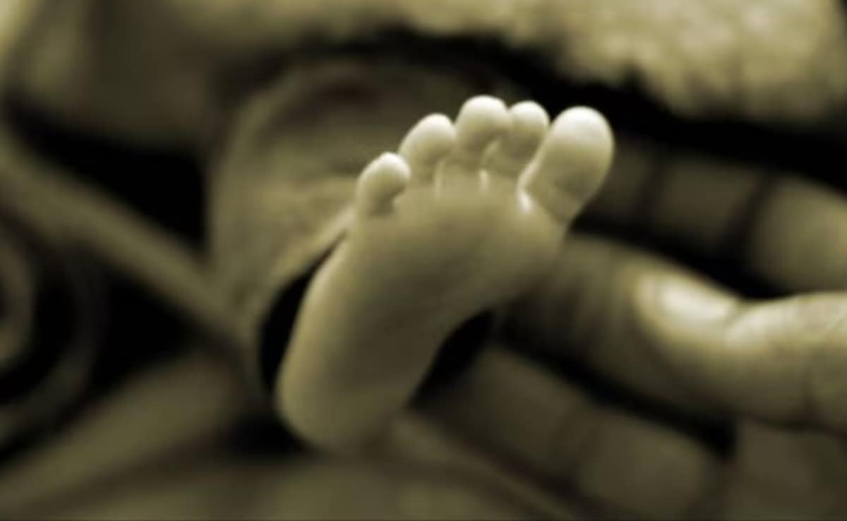 चबूतरे पर सिर पटका, शव कुएं में फेंका... दूसरी शादी की सनक में महिला ने की अपने 11 महीने के बेटे की हत्‍या