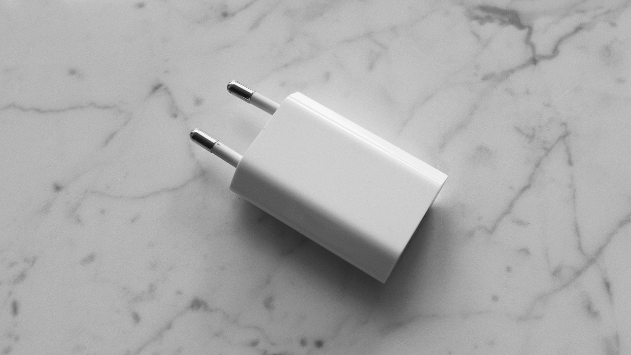 That "Fast Charger" Is Not Really Fast: This Is What To Check