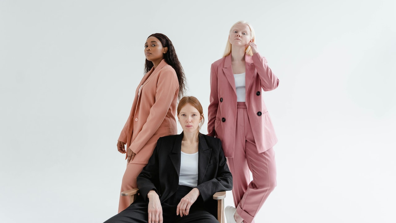 Outfit Anxiety Is Real: How To Build 10 Ready-to-Wear Looks from 5 Pieces