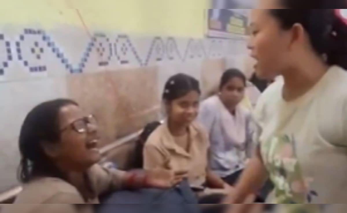 'Chinki, Chinese, Momo': Arunachal Troupe's Racist Horror At Patna Station