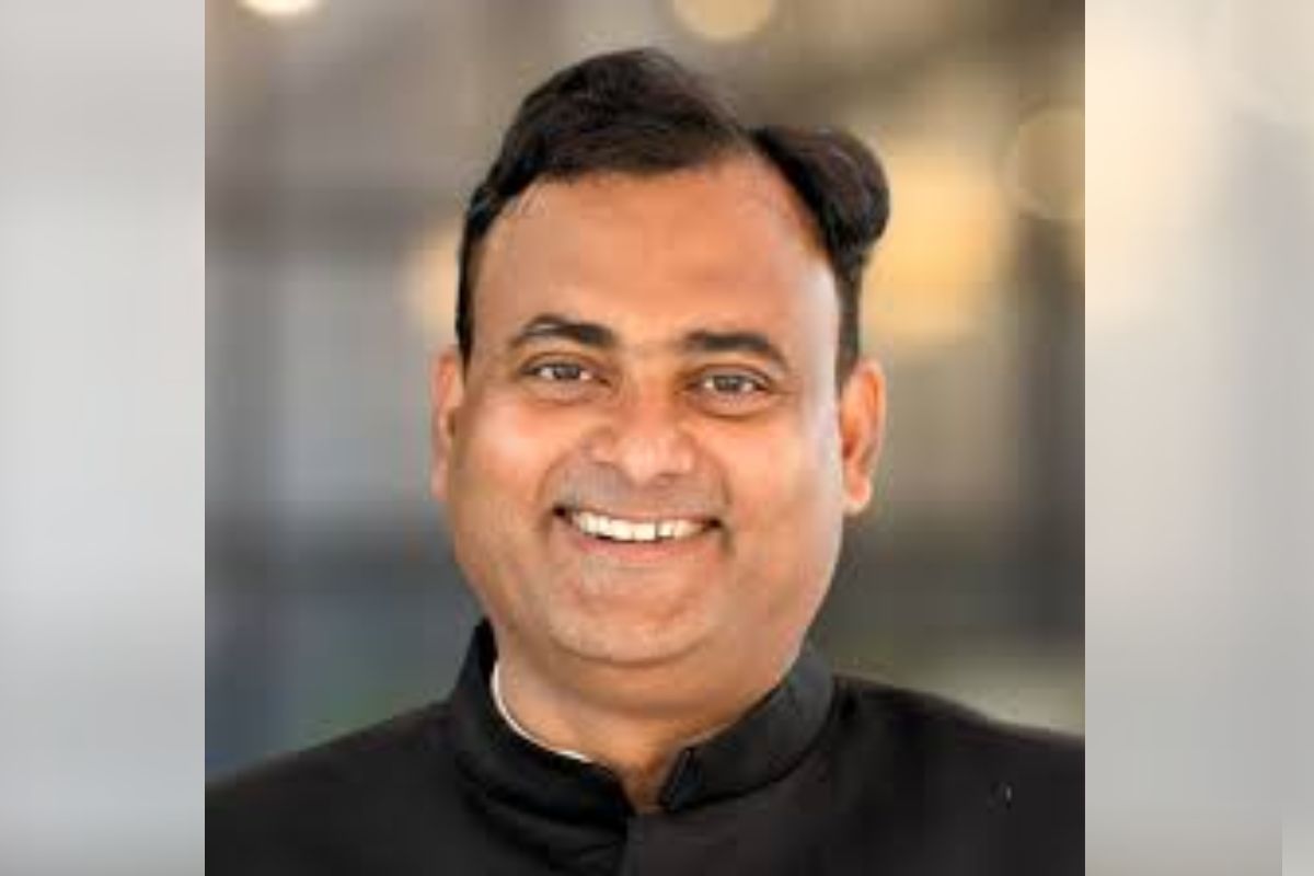 बिहार सरकार का बड़ा एक्शन, गड़बड़ी के आरोप में पद से हटाए गए लखीसराय DM