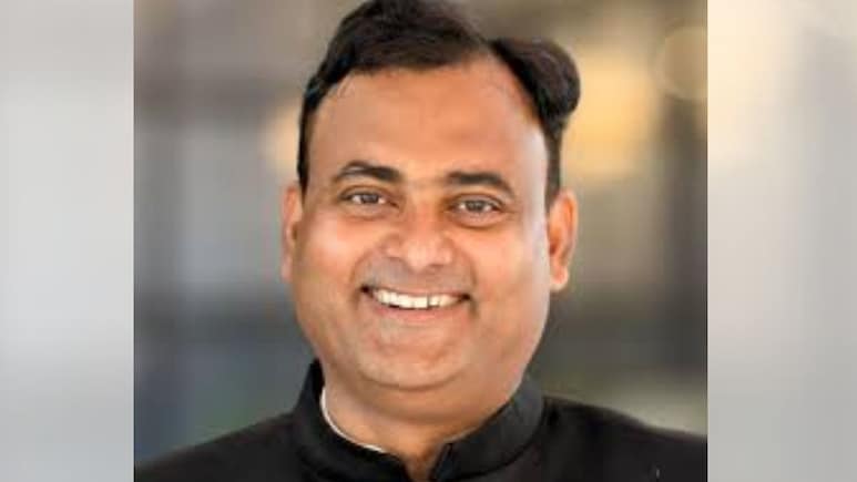 बिहार में सरकार का बड़ा एक्शन, लखीसराय DM की हो गई छुट्टी... गड़बड़ी के आरोप में पद से हटाए गए