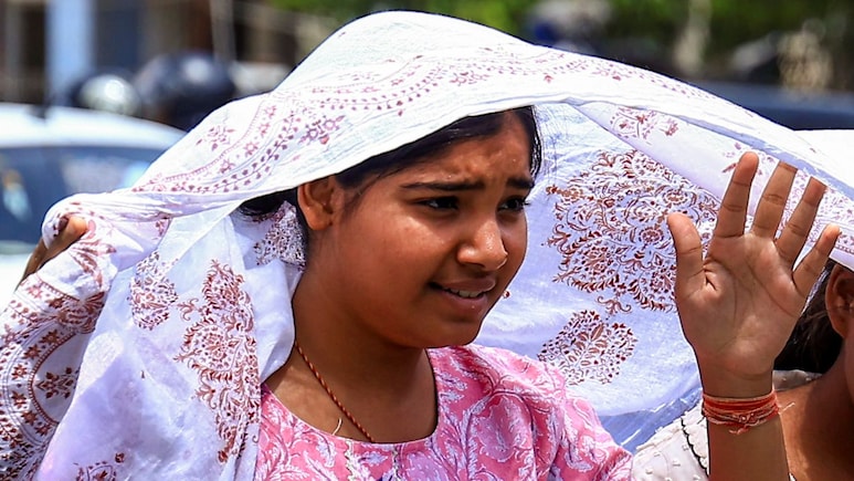 दिल्ली में पारा 40 के पार, लू से सावधान! इन 13 राज्यों में बारिश का अलर्ट, गर्मी से राहत कब?