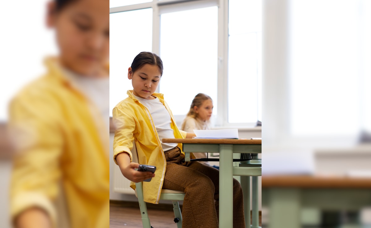 UK Government Plans To Legally Ban Smartphones In Schools Via New Education Bill Amendment