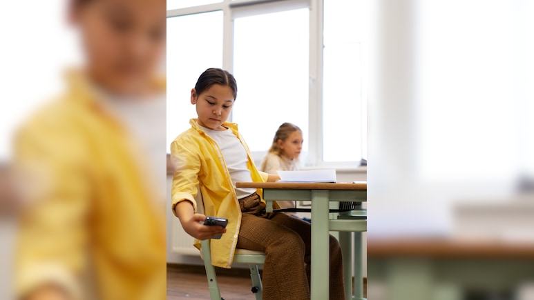 UK Government Plans To Legally Ban Smartphones In Schools Via New Education Bill Amendment