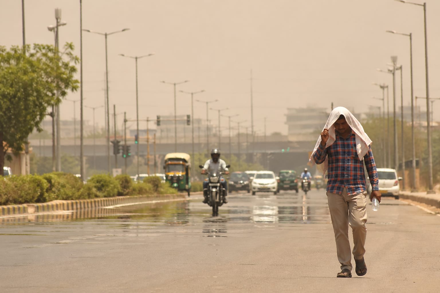 Doctors Urge Caution As Rising Temperatures Spark Heatwave Warnings Across India