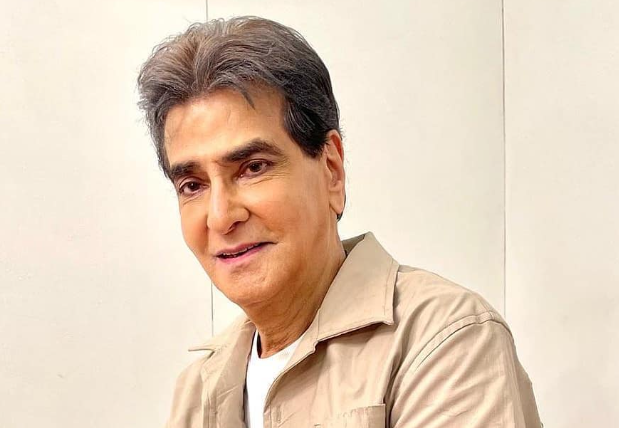 Jeetendra, Who Now Lives In A Rs 200 Crore Juhu Bungalow, Spent His Childhood In A <i>Chawl</i>: "<i>Jab Mere Ghar Pankha Laga...</i>"