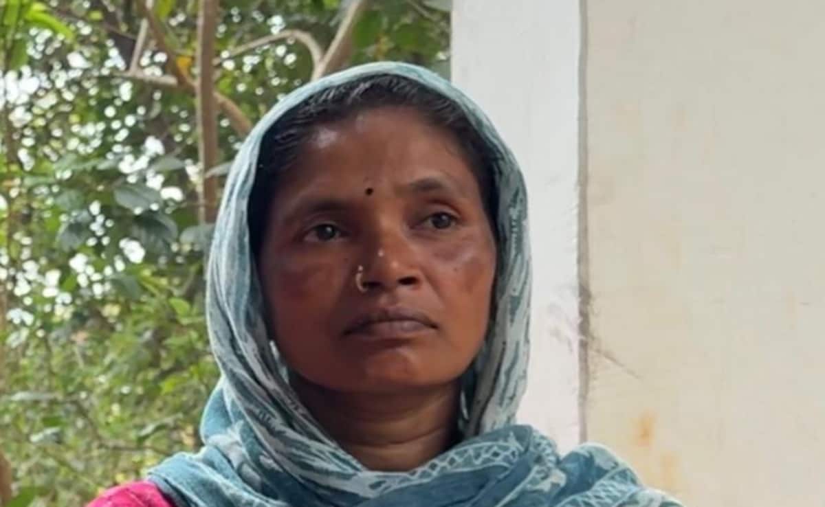 AK‑47 से आत्मसमर्पण तक: 25 साल बाद नक्सल संगठन से कैसे बाहर आई निर्मला? पढ़िए थुलथुली मुठभेड़ की पूरी कहानी