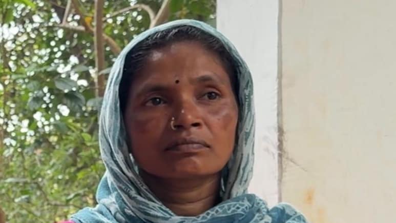 AK‑47 से आत्मसमर्पण तक: 25 साल बाद नक्सल संगठन से कैसे बाहर आई निर्मला? पढ़िए थुलथुली मुठभेड़ की पूरी कहानी