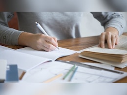 बिहार में सिर्फ एक बार प्रतियोगी परीक्षा दे पाएंगे ये सरकारी कर्मचारी, फिर छोड़नी होगी नौकरी