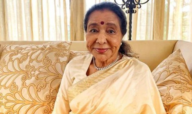 सिंगर आशा भोसले की तबीयत बिगड़ी, मुंबई के ब्रीच कैंडी अस्पताल में भर्ती