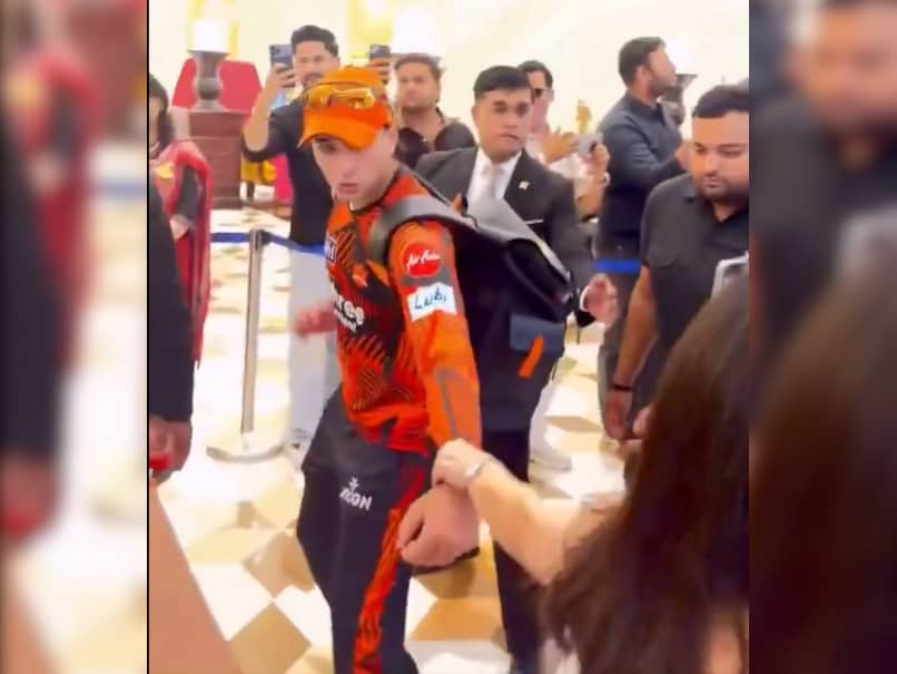 Abhishek Sharma Fan Girl Responds To Backlash Over Grabbing SRH Star's Hand At Team Hotel