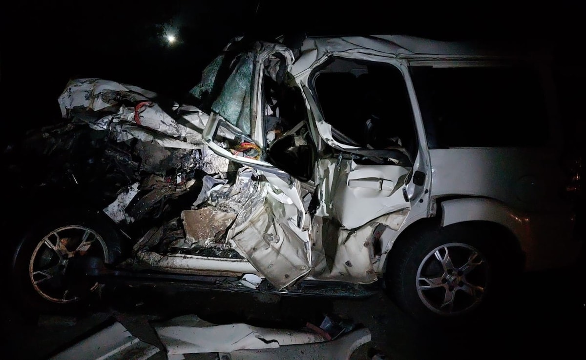 बेटी की शादी कर लौट रहे 5 लोग समेत पालतू कुत्ते की मौत, स्कॉर्पियो–ट्रेलर की टक्कर ने उजाड़ा परिवार