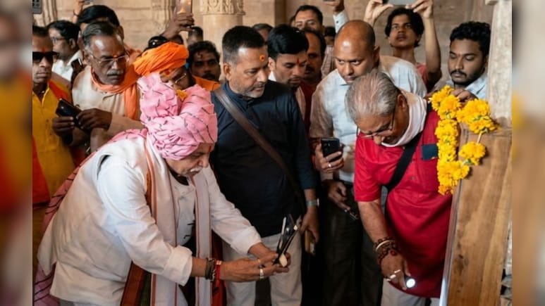 भोजशाला&ndash;कमाल मौला मस्जिद में प्रवीण तोगड़िया का दौरा, बोले- यहां मूर्ति के साथ रोज पूजा हो&nbsp;