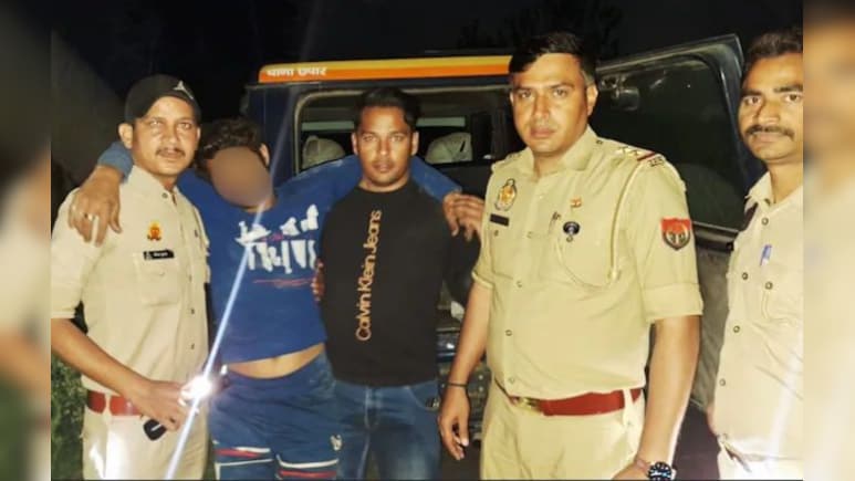 दो नाबालिग बेटियों से दुष्कर्म करने वाले सौतेले पिता का पुलिस से मुठभेड़, आरोपी गिरफ्तार, मां ने दर्ज कराया था मुकदमा