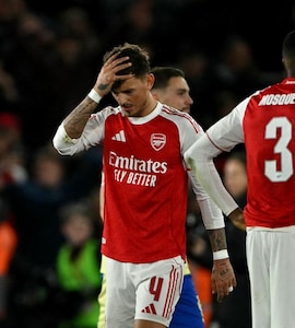 Sputtering Arsenal Face Test Of Character In Sporting Clash