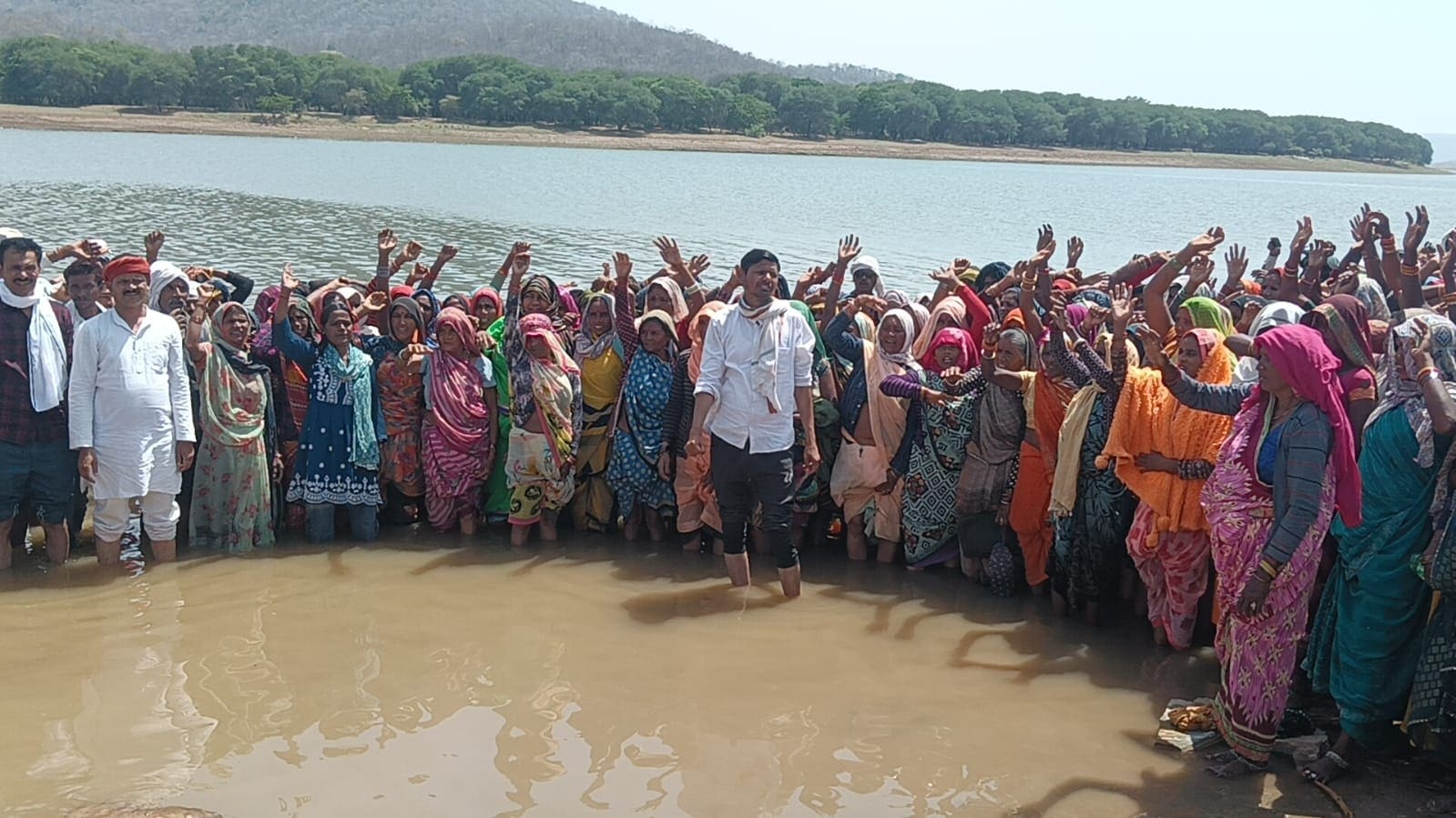 Ken River Protest Panchtatva Satyagraha Suspended for 10 Days Ken River Protest Panchtatva Satyagraha Suspended for 10 Days