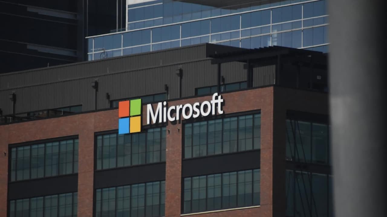Microsoft Restricts Staff's Use Of Claude Fable 5 Over Data Concerns: Report