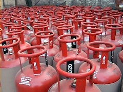 LPG Cylinder e-KYC Update: क्या आपको भी करानी है ई-केवाईसी? सरकार ने बताया कब है ये जरूरी