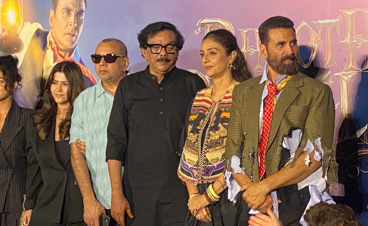 ‘भूत बंगला’ की प्रेस कॉन्फ्रेंस में अक्षय-तब्बू की मस्ती, 25 साल बाद साथ आए तो हुई जबरदस्त तांग खिंचाई