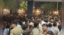 गुजरातः सूरत में क्यों भड़के लोग? थाने के बाहर भारी घेराव, देर रात चलता रहा बवाल
