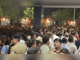 गुजरातः सूरत में क्यों भड़के लोग? थाने के बाहर भारी घेराव, देर रात चलता रहा बवाल